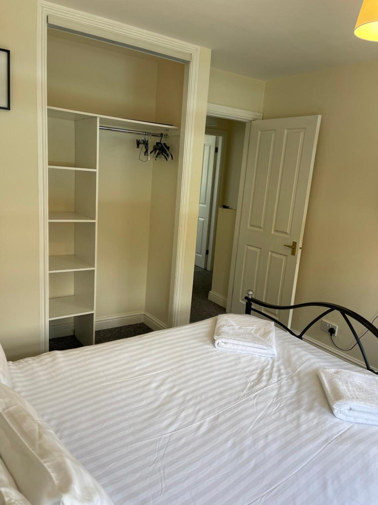 House Number 4 Sleeps Up To 4 With Smart Tvs In Every Room ウェリントン エクステリア 写真